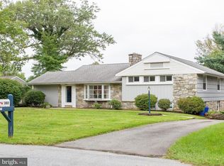 302 Murry Hill Dr, Lancaster, PA 17601