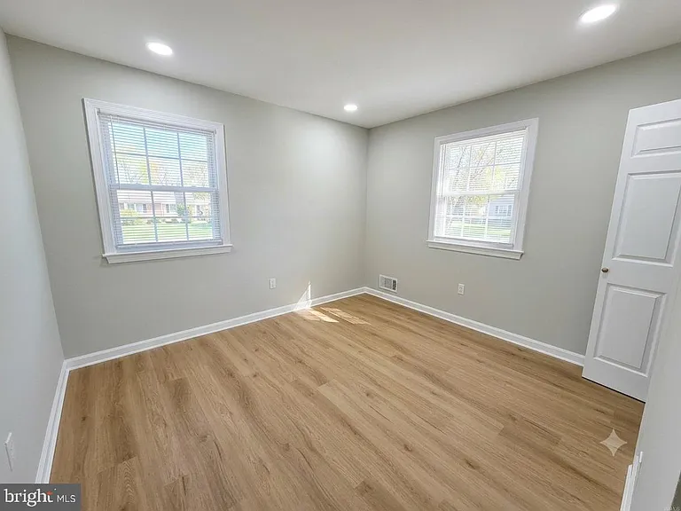 5001 Iroquois St — Photo 14