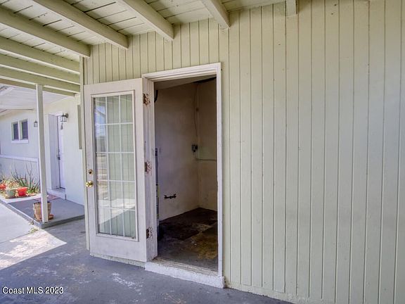 5th image of 1010 Bianca Dr NE