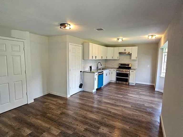 6847 Flamingo Dr — Photo 8