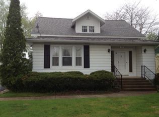 728 Chestnut St, Reed City, MI 49677