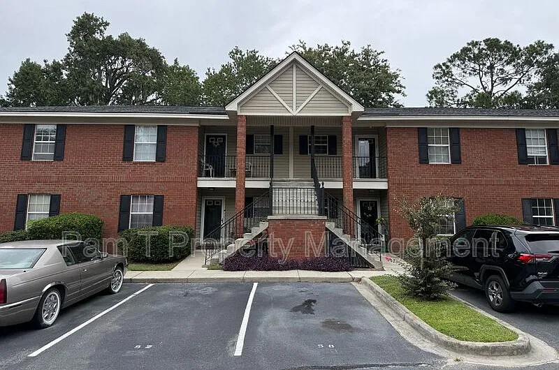 2 bed, 2.0 bath, 1040 sqft, $1,450 — Photo 2