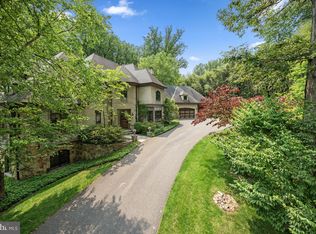 10 Burning Tree Ct, Bethesda, MD 20817