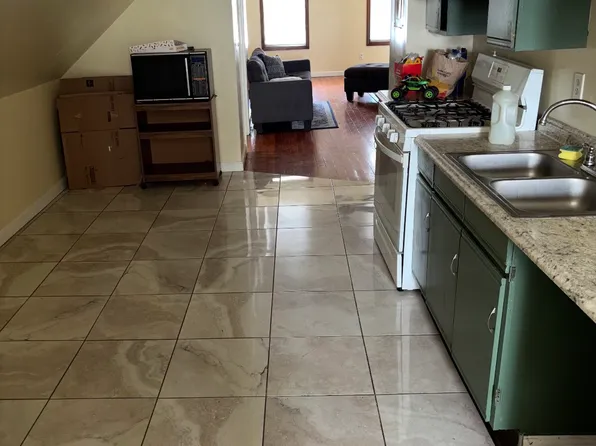 222 Myrtle St #2, New Bedford, MA 02746