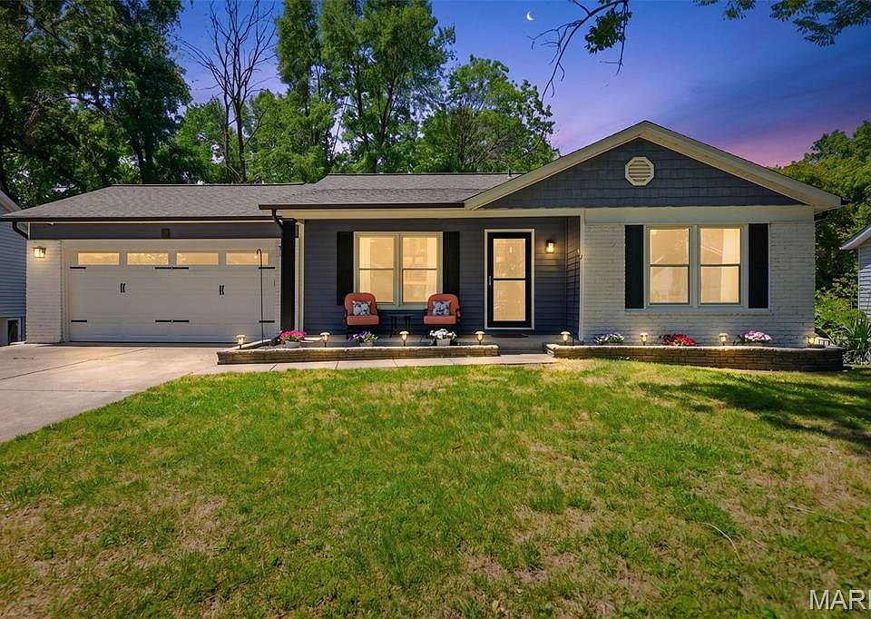 1st image of 927 Summer Leaf Dr