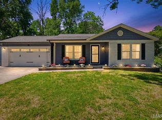927 Summer Leaf Dr, Saint Peters, MO 63376