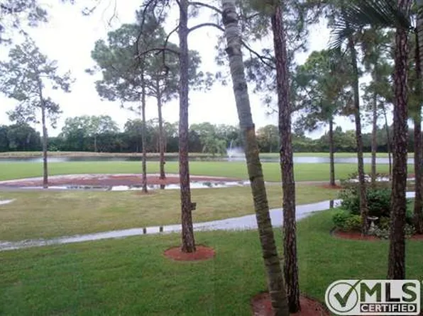 5625 Trailwinds Dr APT 423, Fort Myers, FL 33907