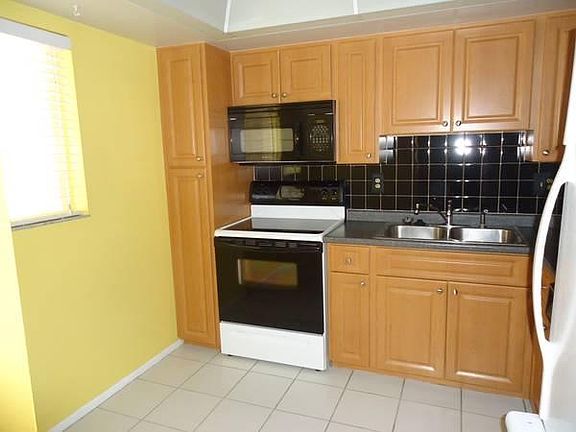 3rd image of 1540 Glen Oaks Dr E Unit 328B