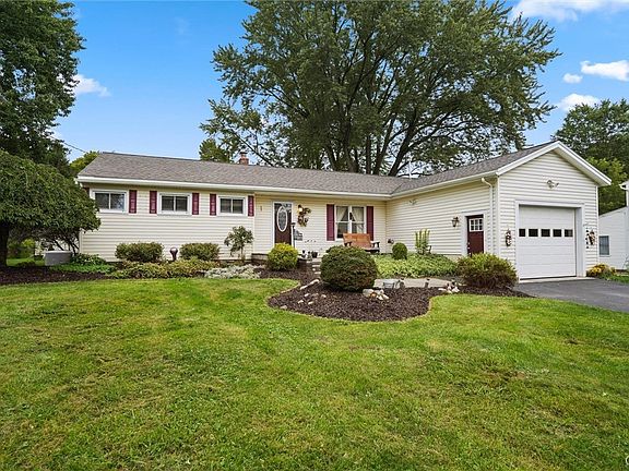 2nd image of 7323 Manlius Center Rd