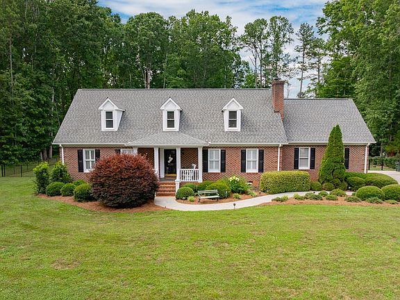 2nd image of 4135 Somerset Dr