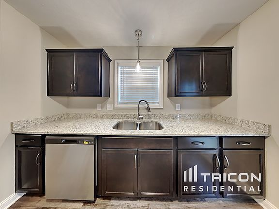5th image of 1077 Dublin Dr