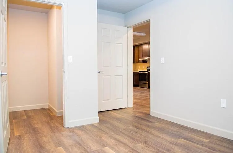 Pinefino Apartments — Photo 4