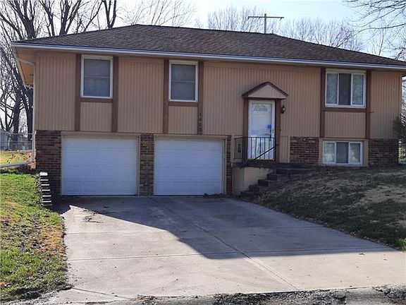 2nd image of 1602 SE Oak St