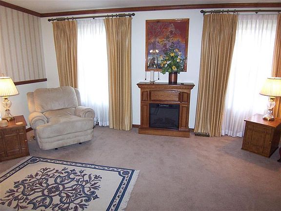 2nd image of 698 Essex Way