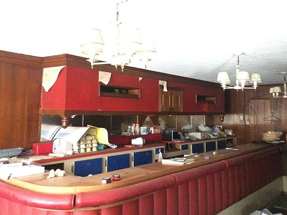 2nd image of 233 Lombard St