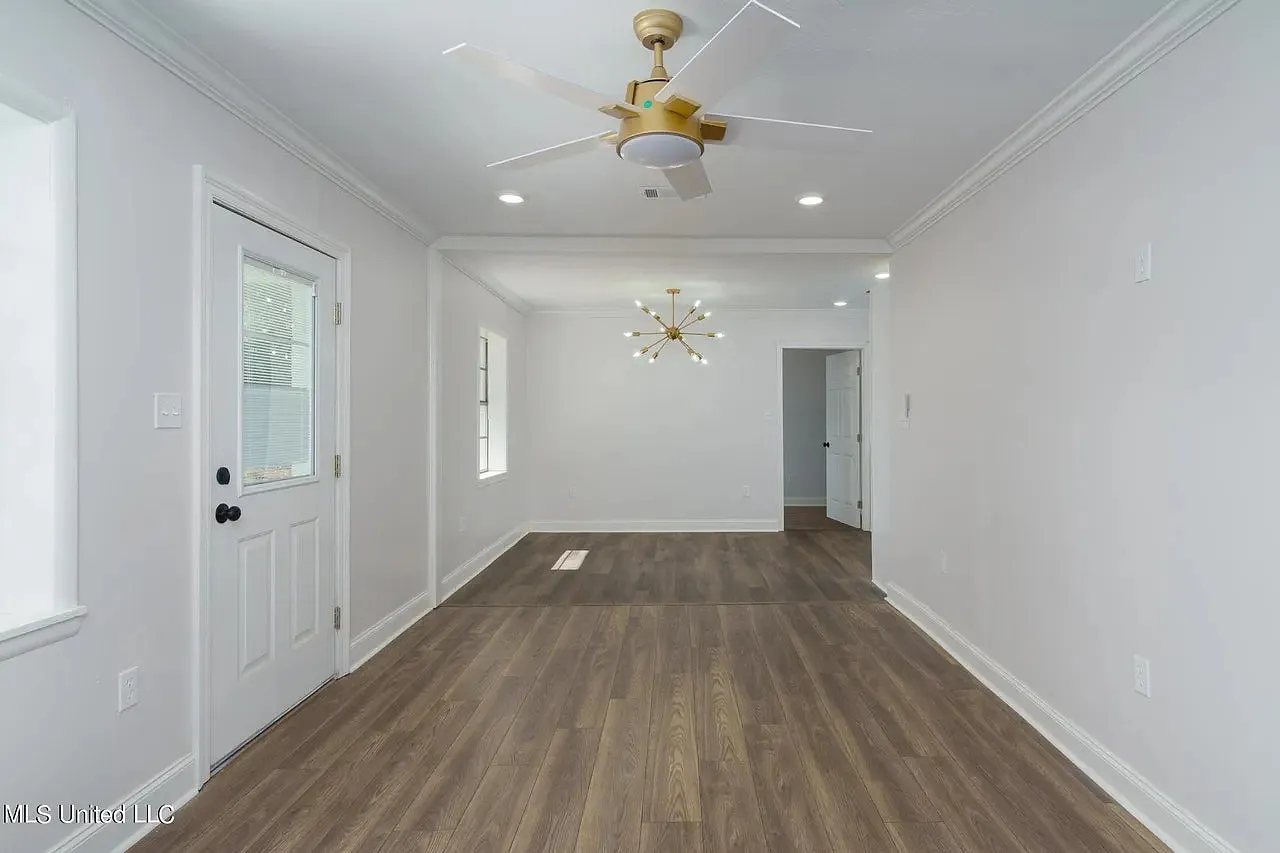 2432 Monroe Road — Photo 4