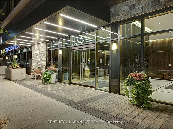 2nd image of 3018 Yonge St #711