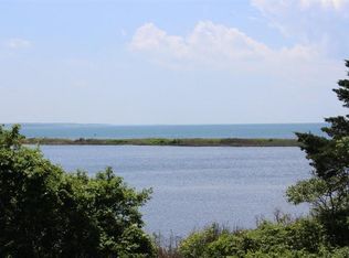 83 Gunning Point Ave, Falmouth, MA 02540