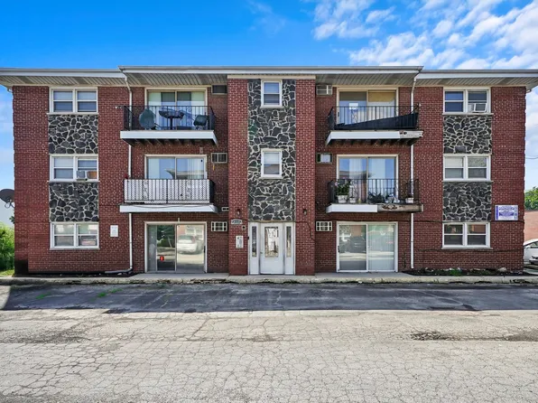 8310 47th St APT 1, Lyons, IL 60534