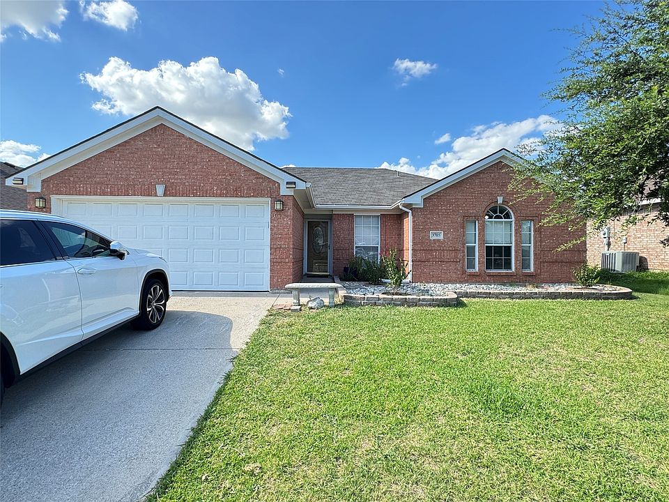 1st image of 3705 Periwinkle Dr