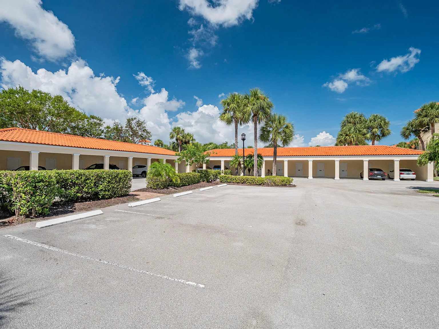 1 bed, 1.5 bath, 871 sqft, $1,500 — Photo 4
