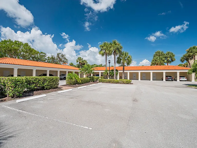 5060 Harmony Cir #105 — Photo 4