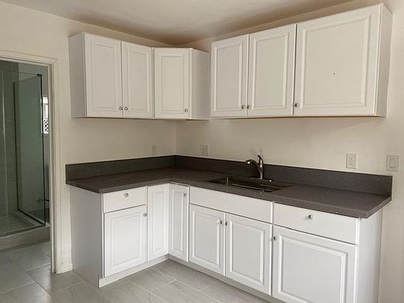 4th image of 1617 W 11th Pl #1617