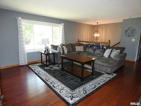 2nd image of 2806 W Wardcliffe Dr