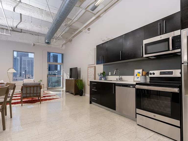 Thurman Lofts — Photo 19