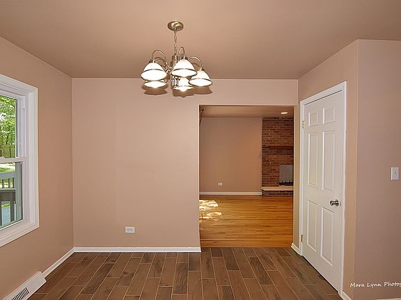 5th image of 825 Greenwood Ct