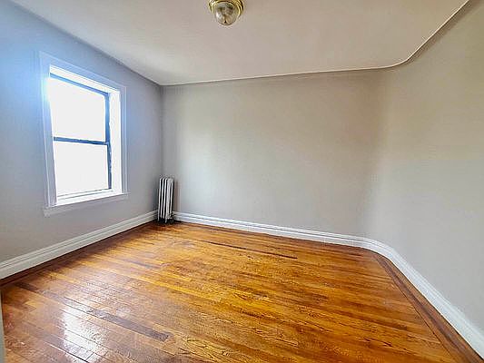4th image of 529 E 22nd St #58