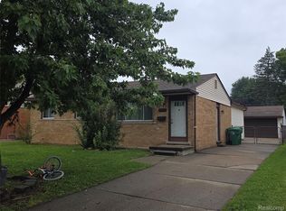 29622 Brown Ct, Garden City, MI 48135
