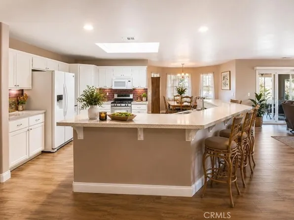 6797 Blue Rose Ln, Oak Hills, CA 92344