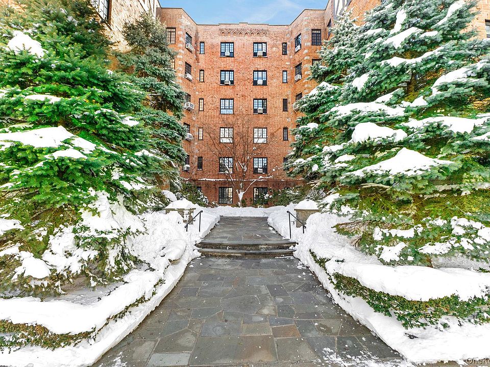 1st image of 45 Pondfield Road W #6E