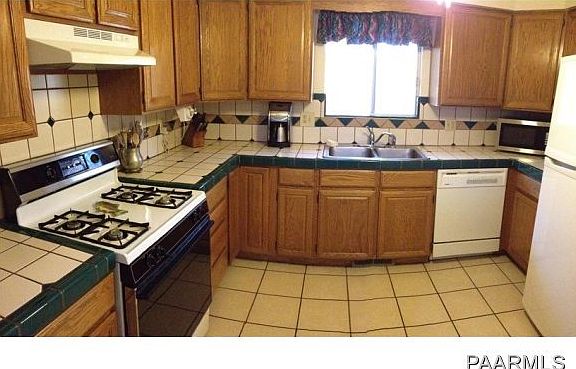 4th image of 2561 N Country Park Dr