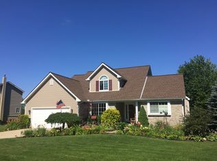 158 Lakeshore Dr, Clarkston, MI 48348