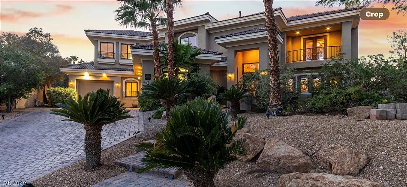 4 bed, 4.5 bath, 4766 sqft, $9,400 — Photo 1