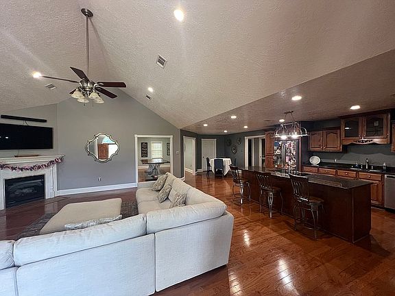 3rd image of 5031 E County Road 130