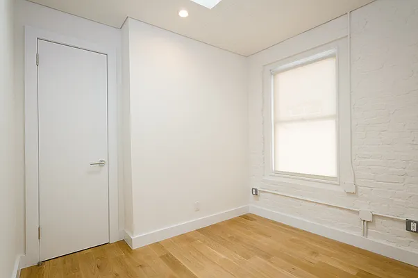 Rented by Veracity NYC LLC | media 22
