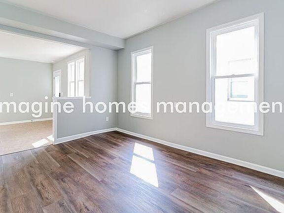 4th image of 1805 Buchanan St NE