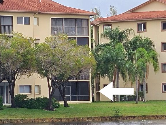 4th image of 901 SW 141st Avenue #101M