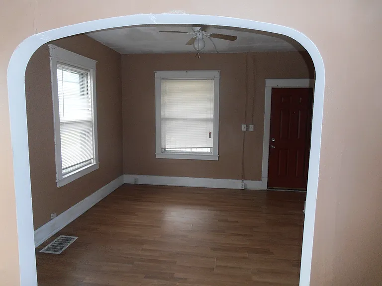 141 Madison St — Photo 2