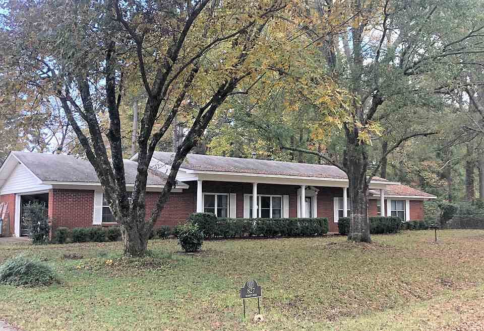 1st image of 827 Summit Dr
