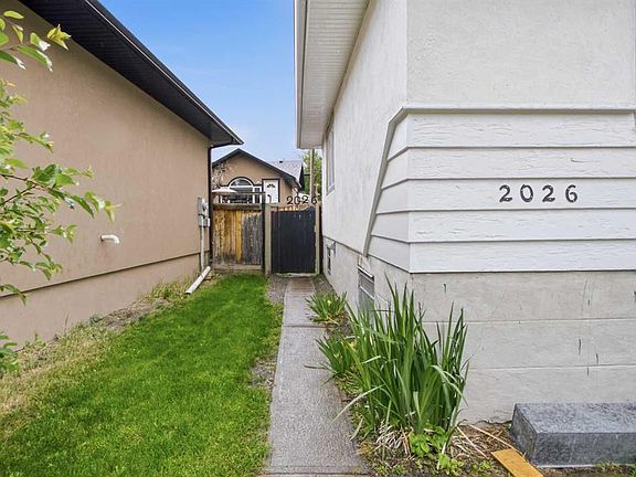 3rd image of 2026 W 27th St SE