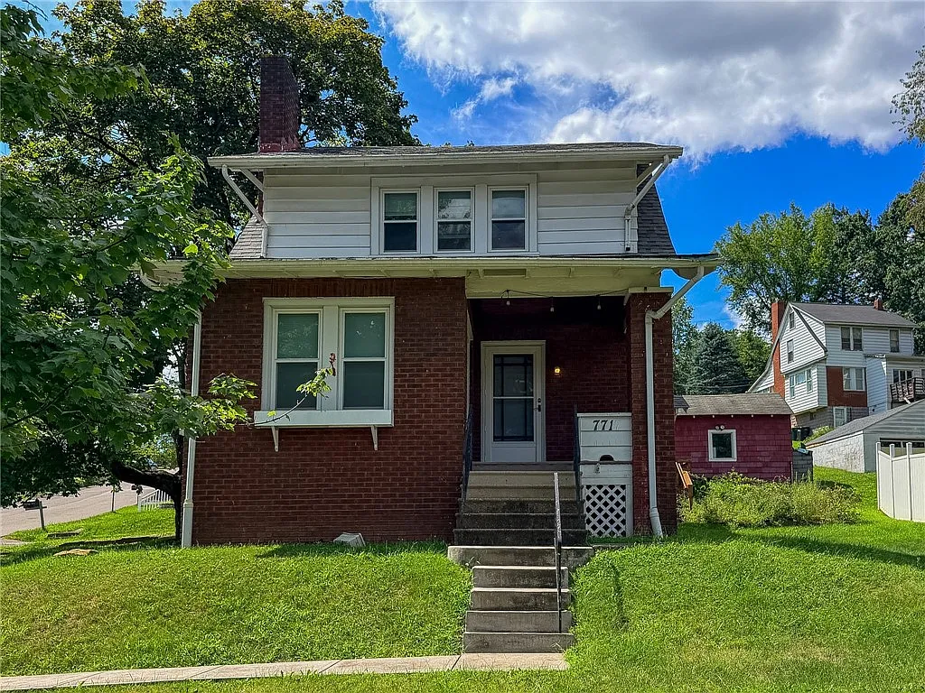 2 bed, 1.5 bath, 1292 sqft, $1,799 — Photo 2