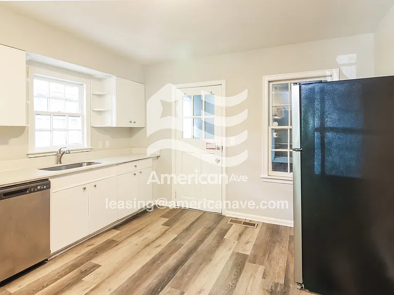 1659191_004_kitchen_5.jpg