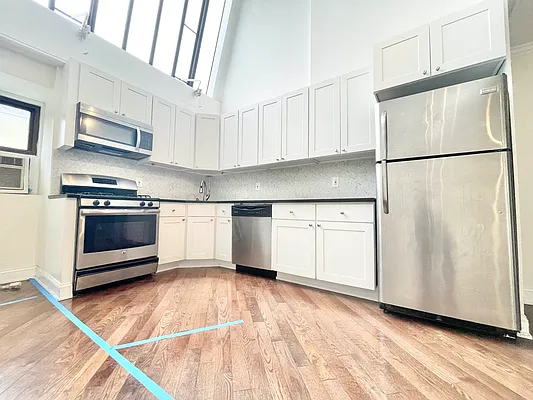 Rented by City Connections Realty | media 16