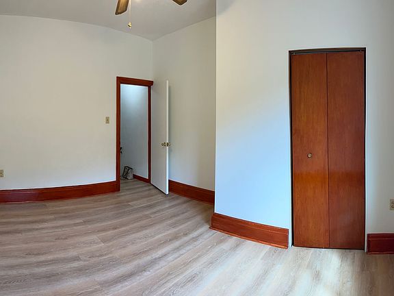 5th image of 1326 Evergreen Ave