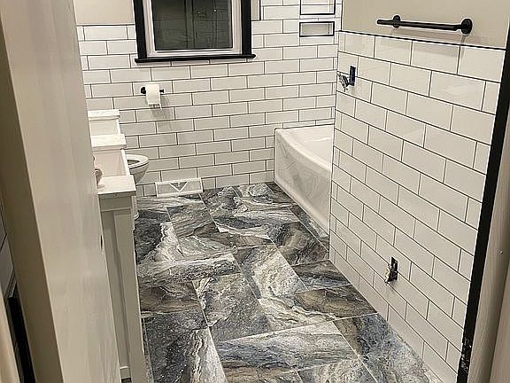 4th image of 2153 Shetland Ln