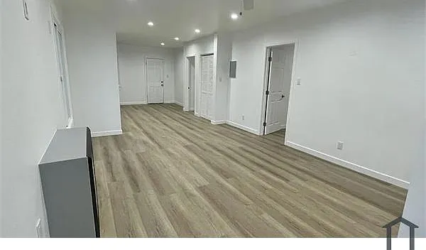 908 S Oak St #908 — Photo 5